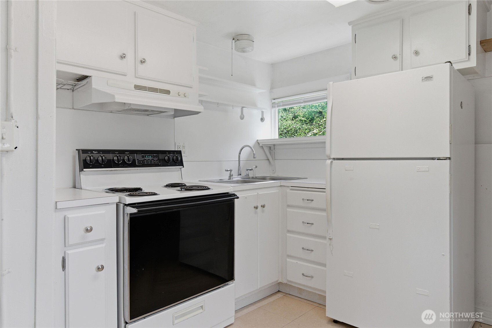 6557 Cultus Bay Road Clinton, WA 98236 - Photo 15 of 35 Gallery Image 15