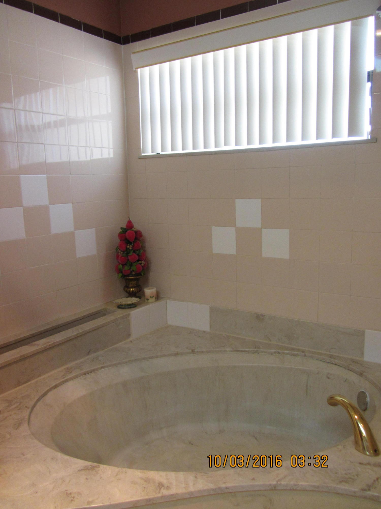 6246 Woodbury Road Boca Raton, FL 33433 - Photo 18 of 30 2nd bathroom