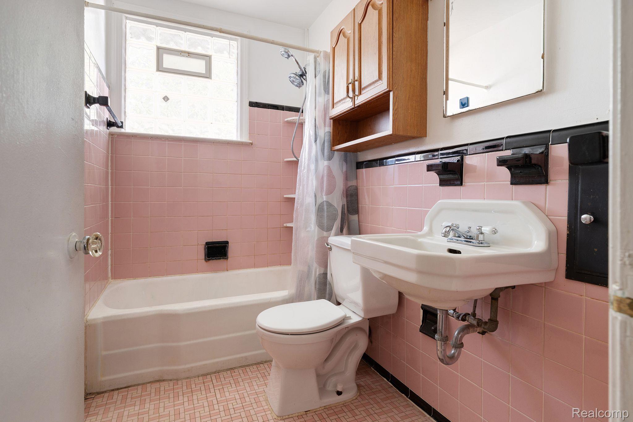 16053 Stephens Road Eastpointe, MI 48021 - Photo 15 of 23 Gallery Image 15