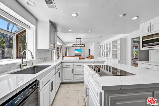 $1,549,000 | 614 Valley Drive, Vista, CA 92084