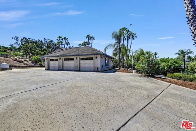 $1,549,000 | 614 Valley Drive, Vista, CA 92084