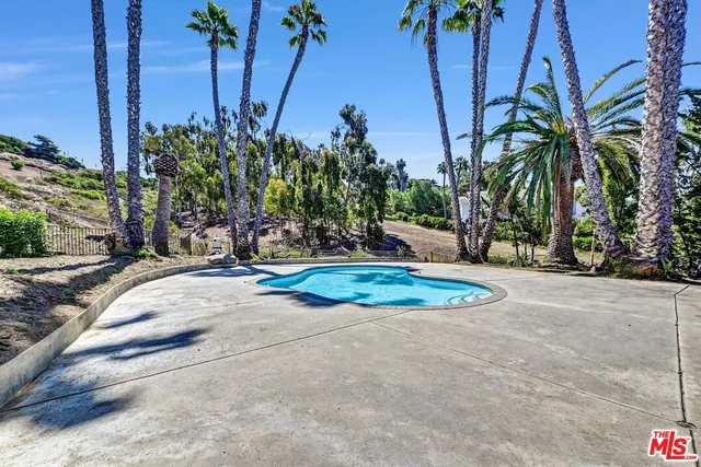 $1,549,000 | 614 Valley Drive, Vista, CA 92084