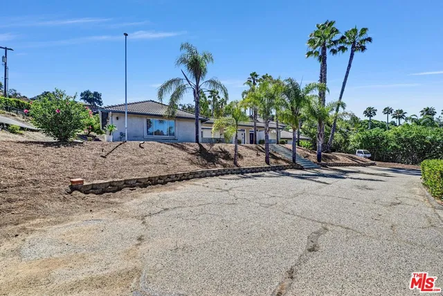 $1,549,000 | 614 Valley Drive, Vista, CA 92084
