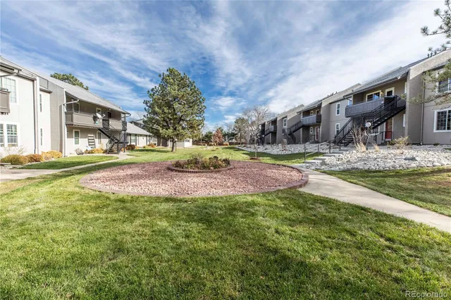 $2,600 | 2301 East Fremont Avenue, Unit S08, Centennial, CO 80122