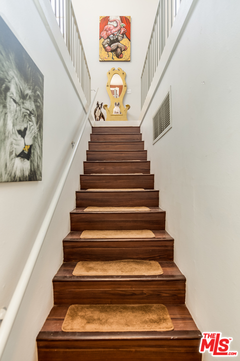 114 Fleet Street Marina del Rey, CA 90292 - Photo 15 of 19 a view of entryway