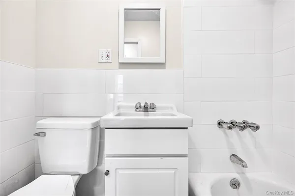 $2,800 | 3615 Eastchester Road, Unit 2 | Williamsbridge