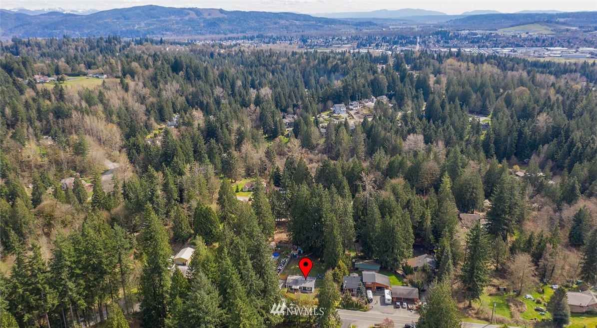 17920 Trombley Road Snohomish, WA 98290 - Photo 27 of 36 a view of a and green mountains