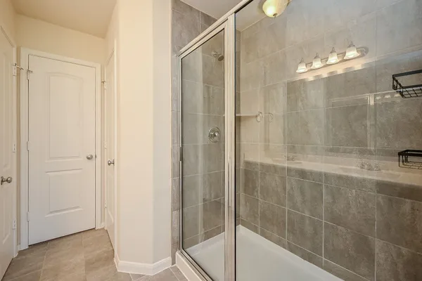 $1,800 | 8231 Hawthorne Valley Lane, Houston, TX 77095