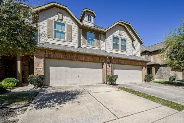 $1,800 | 8231 Hawthorne Valley Lane, Houston, TX 77095