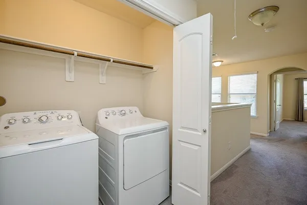 $1,800 | 8231 Hawthorne Valley Lane, Houston, TX 77095