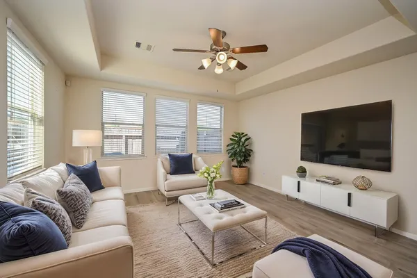 $1,800 | 8231 Hawthorne Valley Lane, Houston, TX 77095