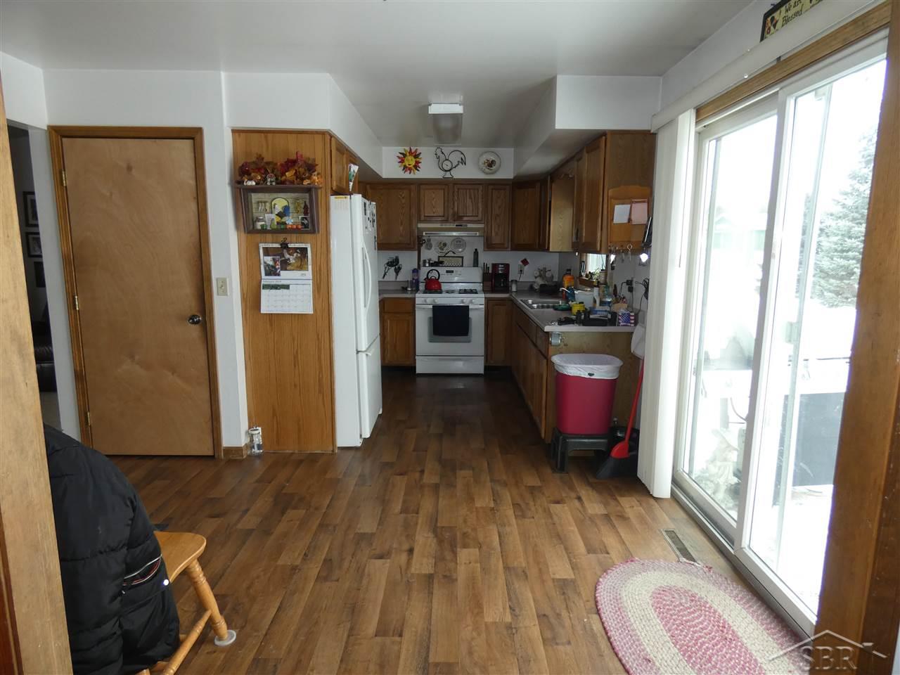 11847 Dice Road Freeland, MI 48623 - Photo 6 of 13 31370939-5.JPG