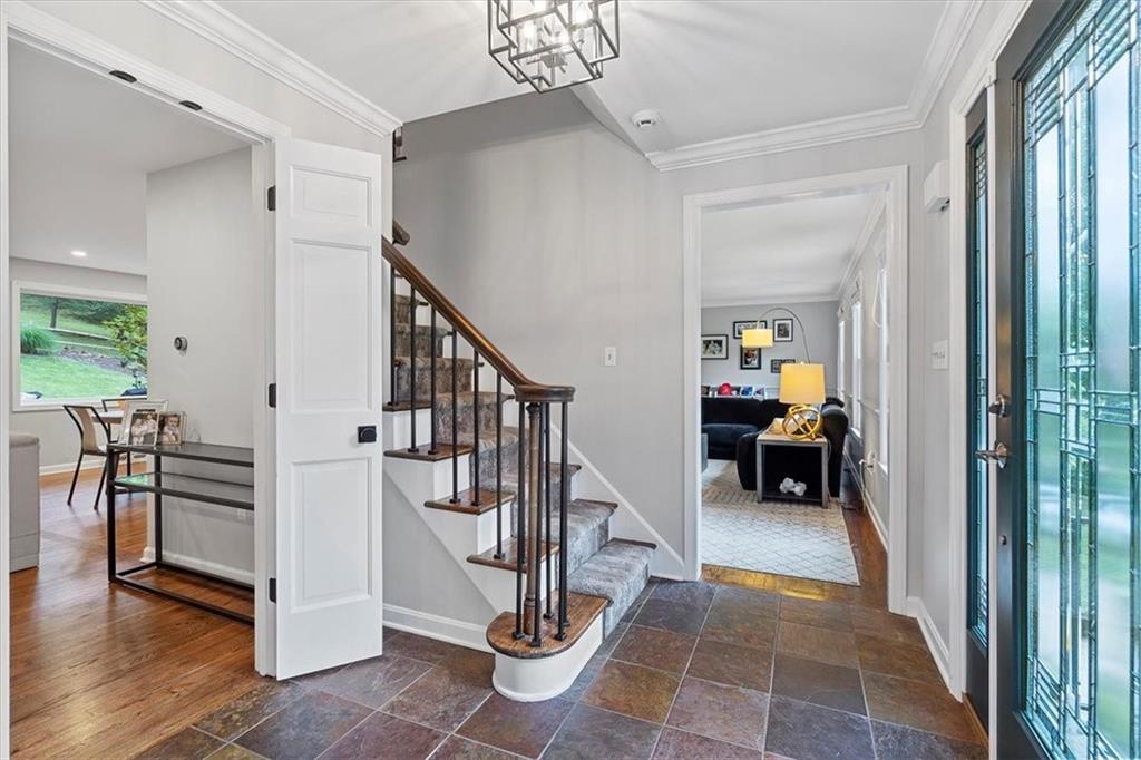 106 Rutledge Drive Pittsburgh, PA 15215 - Photo 2 of 25 Gallery Image 2