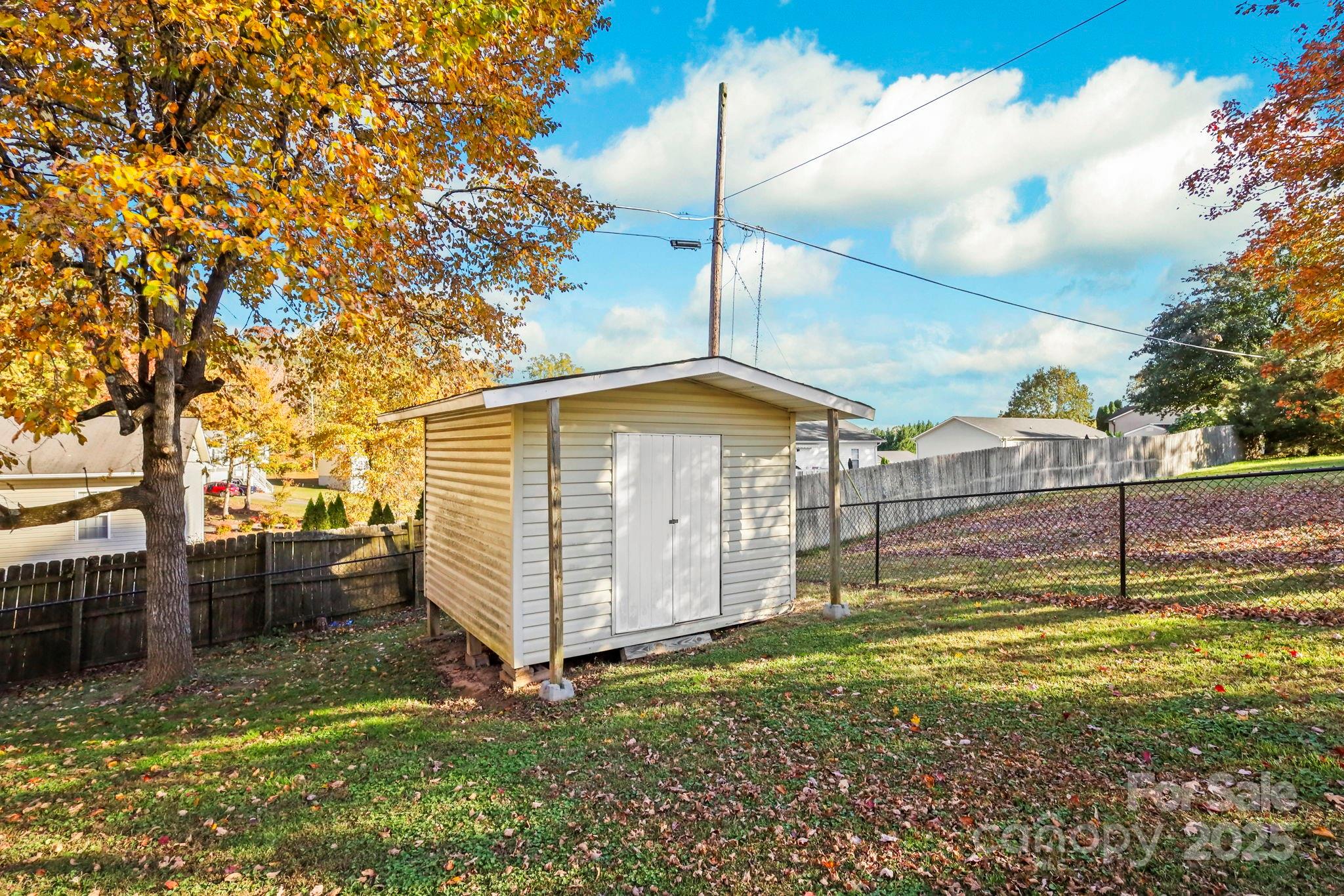 2216 Olde Well Road Hudson, NC 28638 - Photo 42 of 48 a view of a backyard