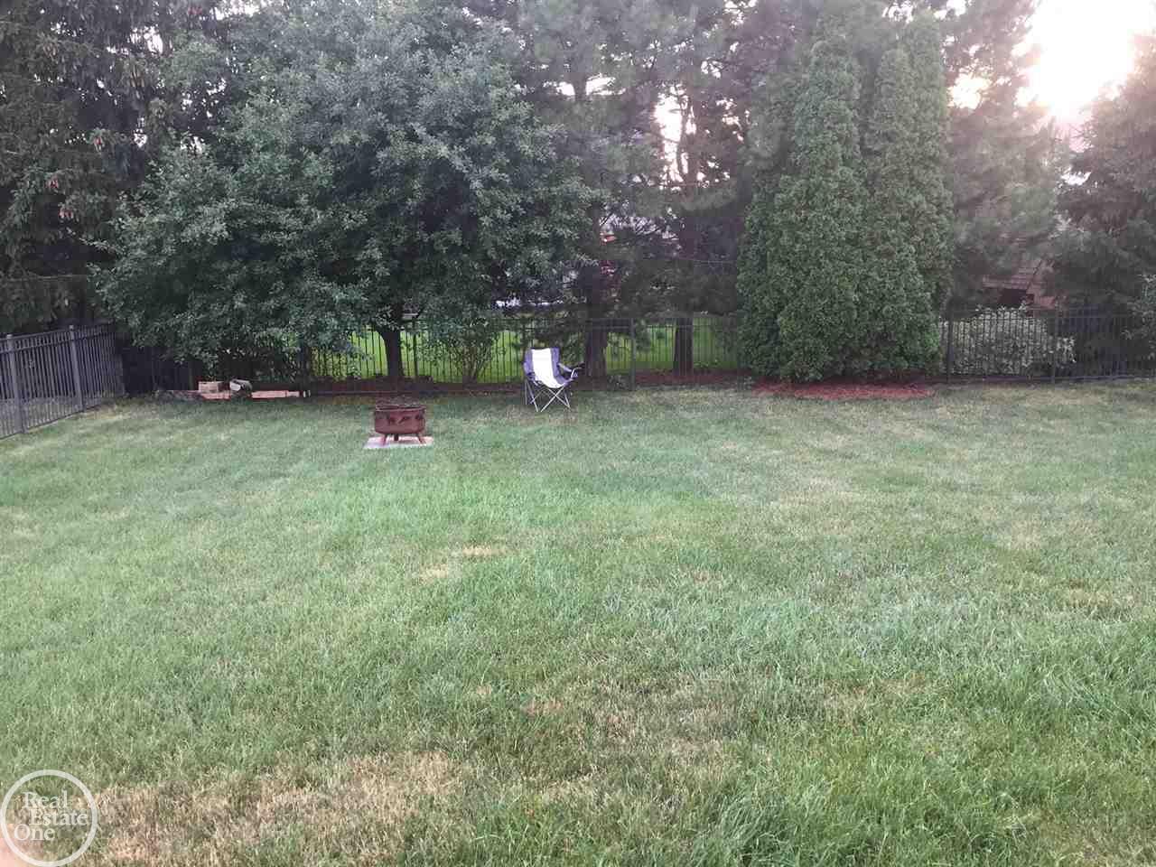 47595 Gloede Road Macomb, MI 48044 - Photo 17 of 17