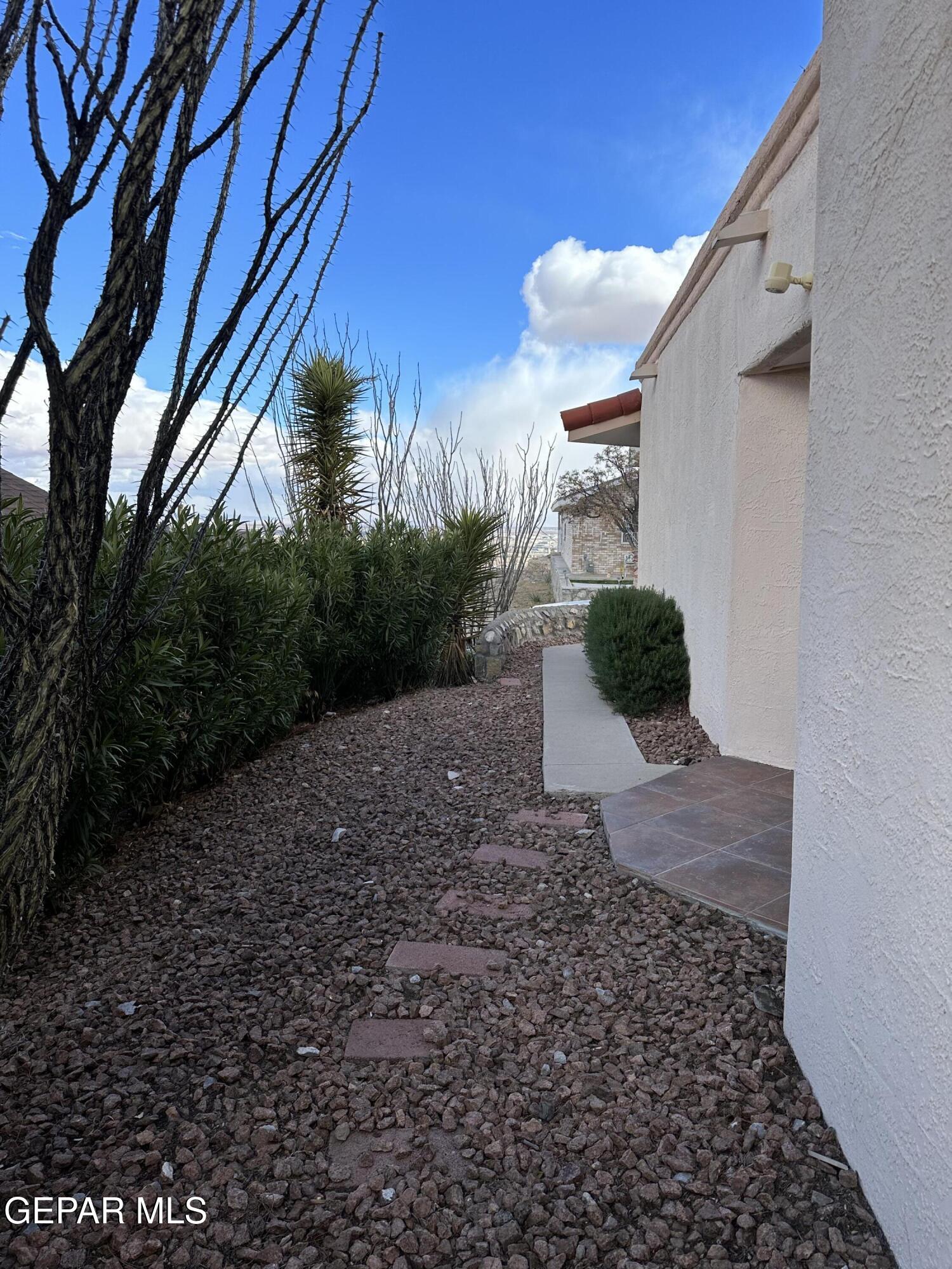 6829 Ridge Top Drive El Paso, TX 79904 - Photo 3 of 17 IMG_2506