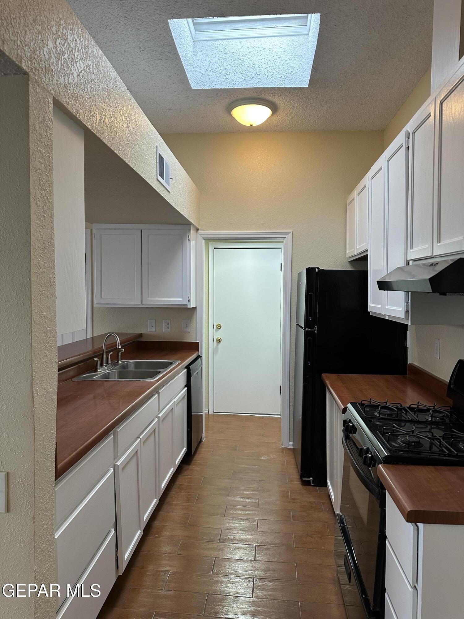 6829 Ridge Top Drive El Paso, TX 79904 - Photo 4 of 17 IMG_2508