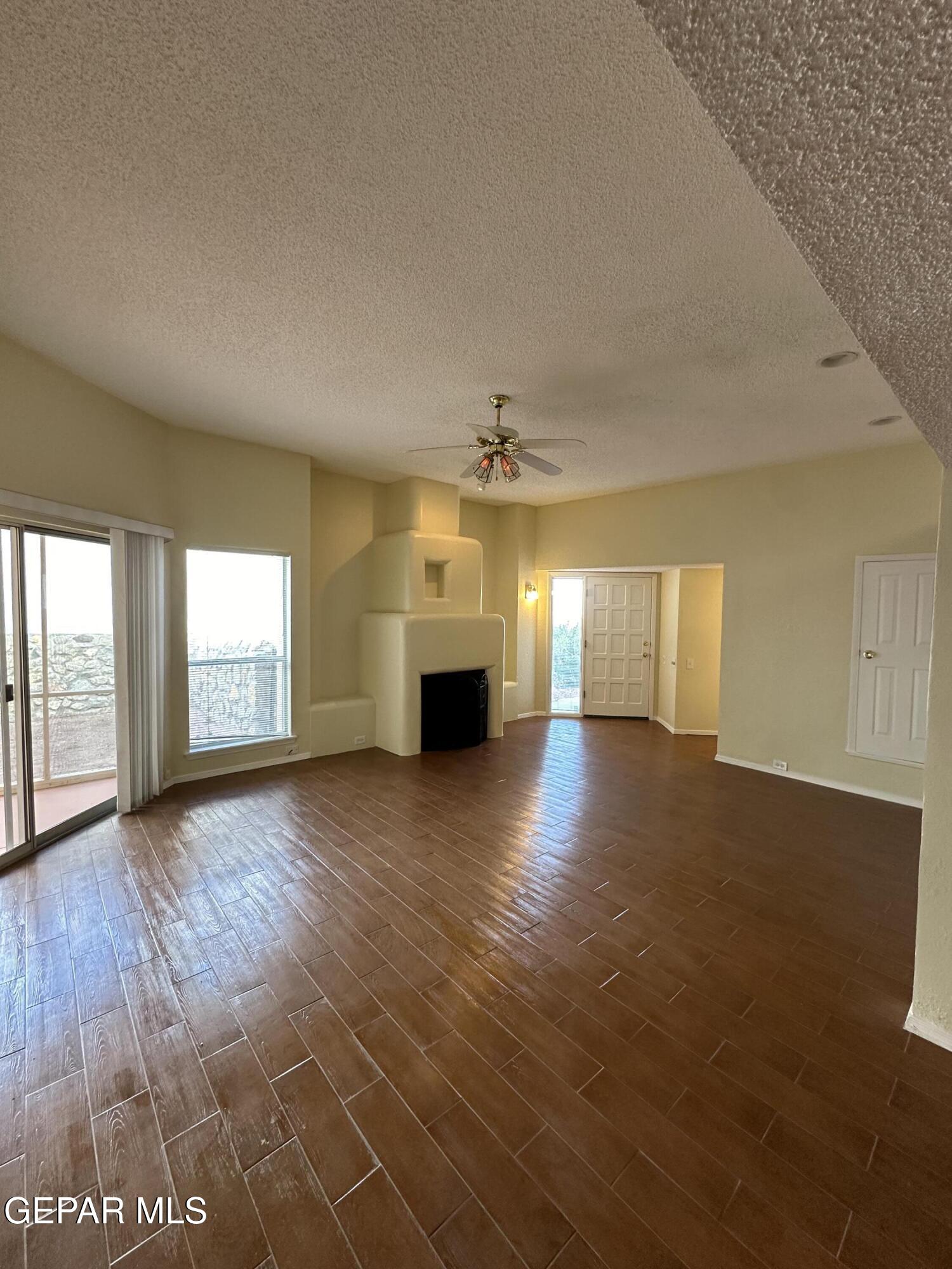 6829 Ridge Top Drive El Paso, TX 79904 - Photo 5 of 17 IMG_2509