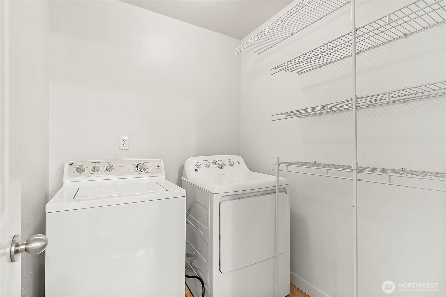 27729 257th Avenue Southeast Maple Valley, WA 98038 - Photo 19 of 40 a utility room with dryer and washer
