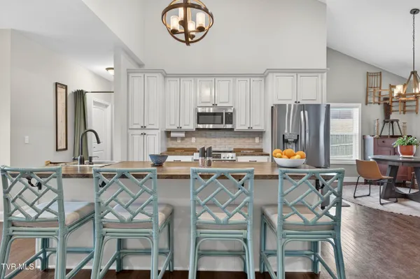 $649,900 | 222 Spanish Oak Lane, Glade Spring, VA 24340