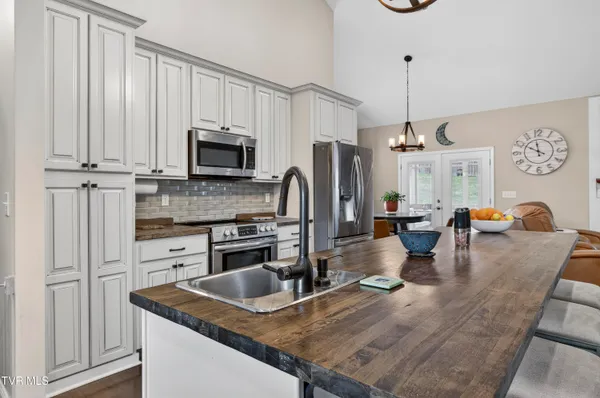$649,900 | 222 Spanish Oak Lane, Glade Spring, VA 24340