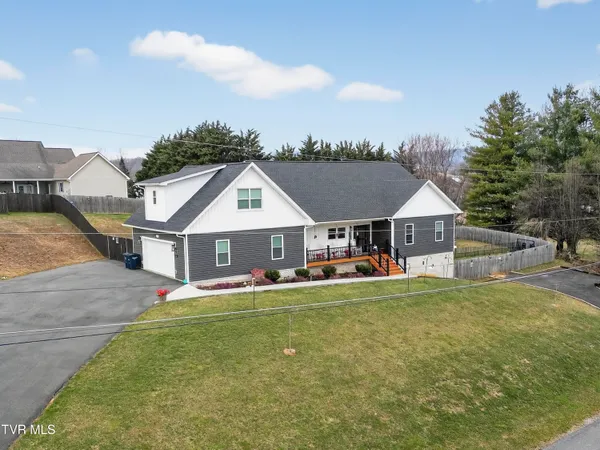 $649,900 | 222 Spanish Oak Lane, Glade Spring, VA 24340