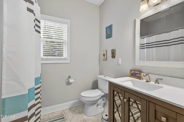 $649,900 | 222 Spanish Oak Lane, Glade Spring, VA 24340