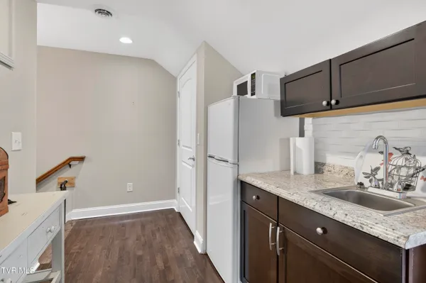 $649,900 | 222 Spanish Oak Lane, Glade Spring, VA 24340
