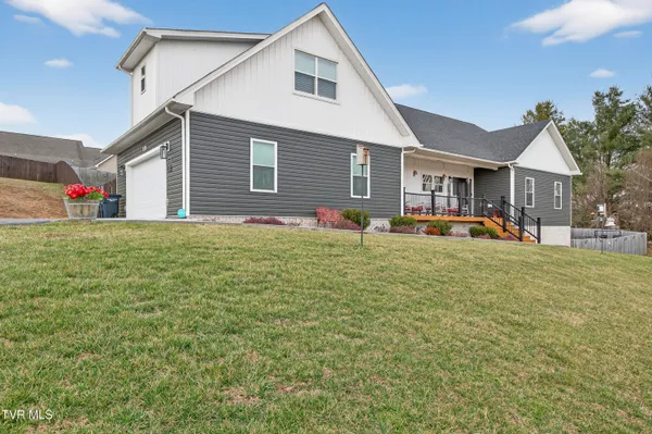 $649,900 | 222 Spanish Oak Lane, Glade Spring, VA 24340