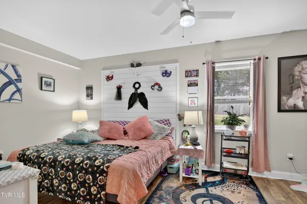 $649,900 | 222 Spanish Oak Lane, Glade Spring, VA 24340