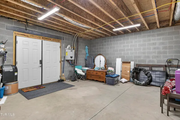 $649,900 | 222 Spanish Oak Lane, Glade Spring, VA 24340