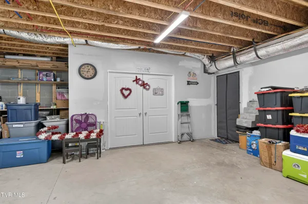 $649,900 | 222 Spanish Oak Lane, Glade Spring, VA 24340
