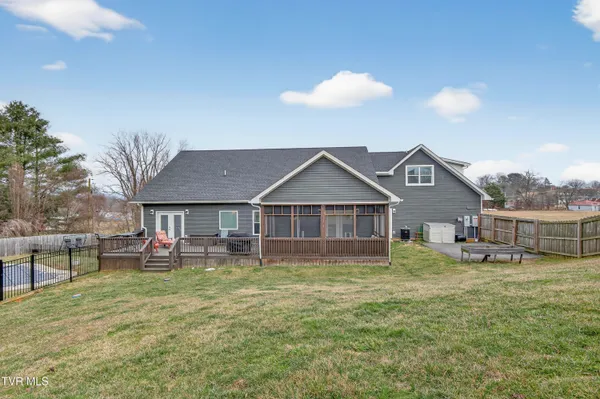 $649,900 | 222 Spanish Oak Lane, Glade Spring, VA 24340