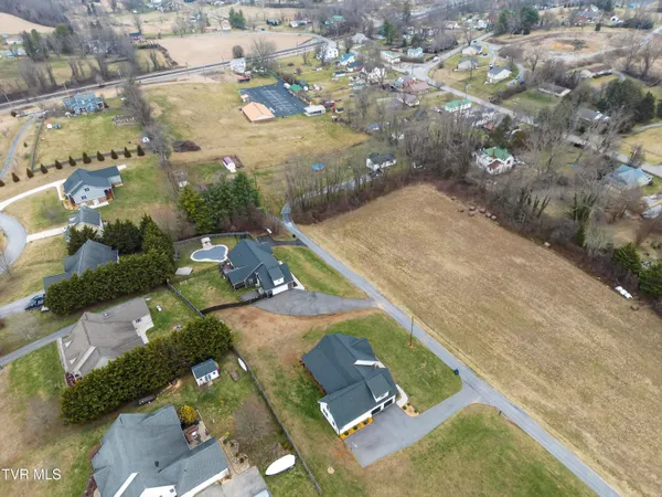 $649,900 | 222 Spanish Oak Lane, Glade Spring, VA 24340