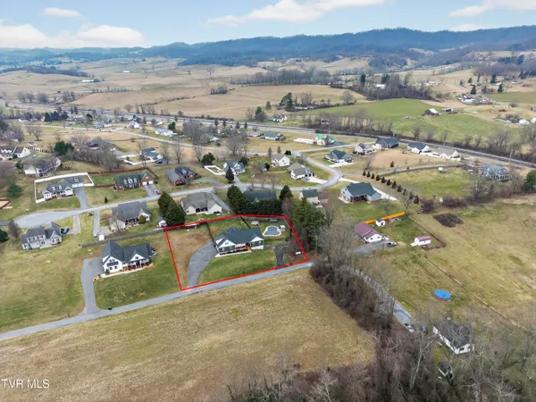 $649,900 | 222 Spanish Oak Lane, Glade Spring, VA 24340