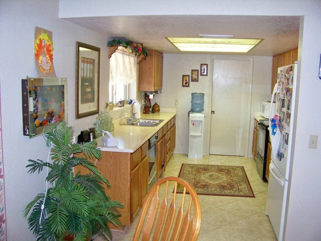 20001 West Teepee Road Buckeye, AZ 85326 - Photo 3 of 33 Kitchen