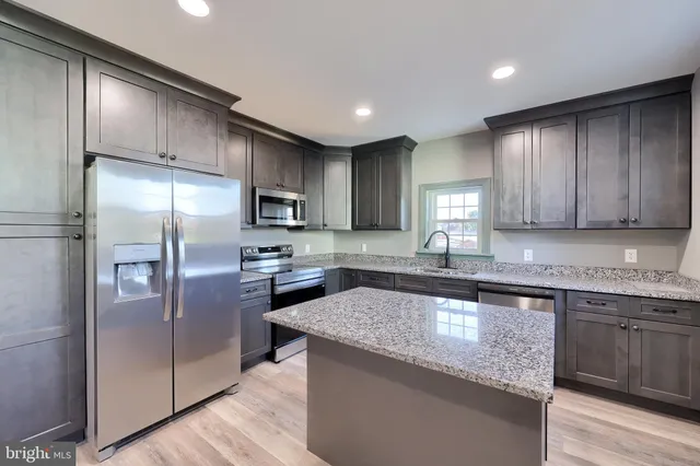 $325,000 | 170 South 5th Street, Columbia, PA 17512