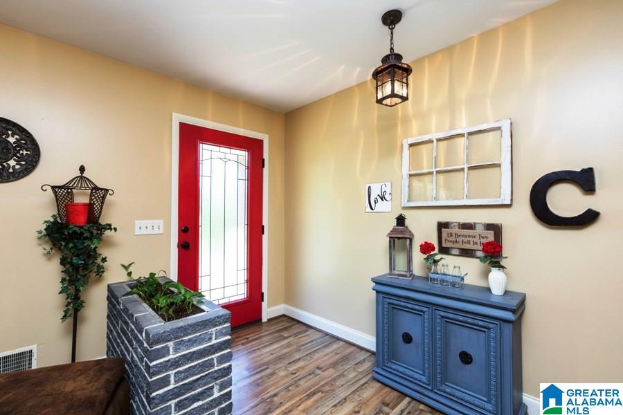 917 Pinewood Avenue Bessemer, AL 35023 - Photo 10 of 31
