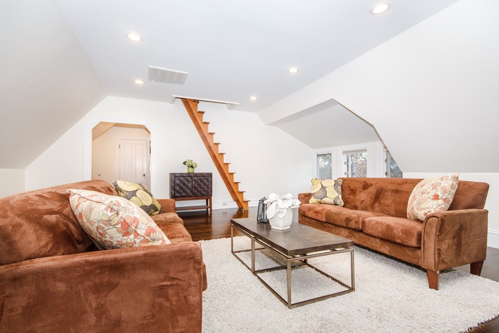 31 Winthrop Road, Unit 31 Brookline, MA 02445 - Photo 11 of 14 Gallery Image 11