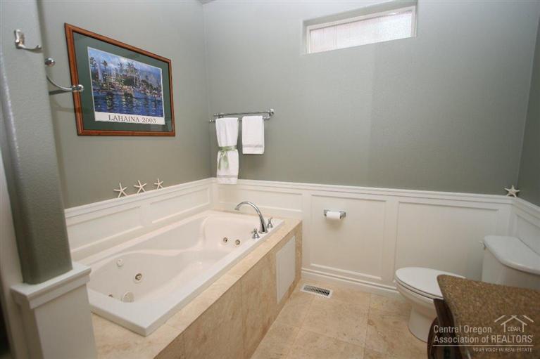 61240 Ridgewater Loop Bend, OR 97702 - Photo 10 of 25 Additional Photo