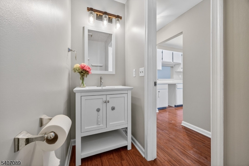 254 Penns Way Bernards, NJ 07920 - Photo 6 of 21