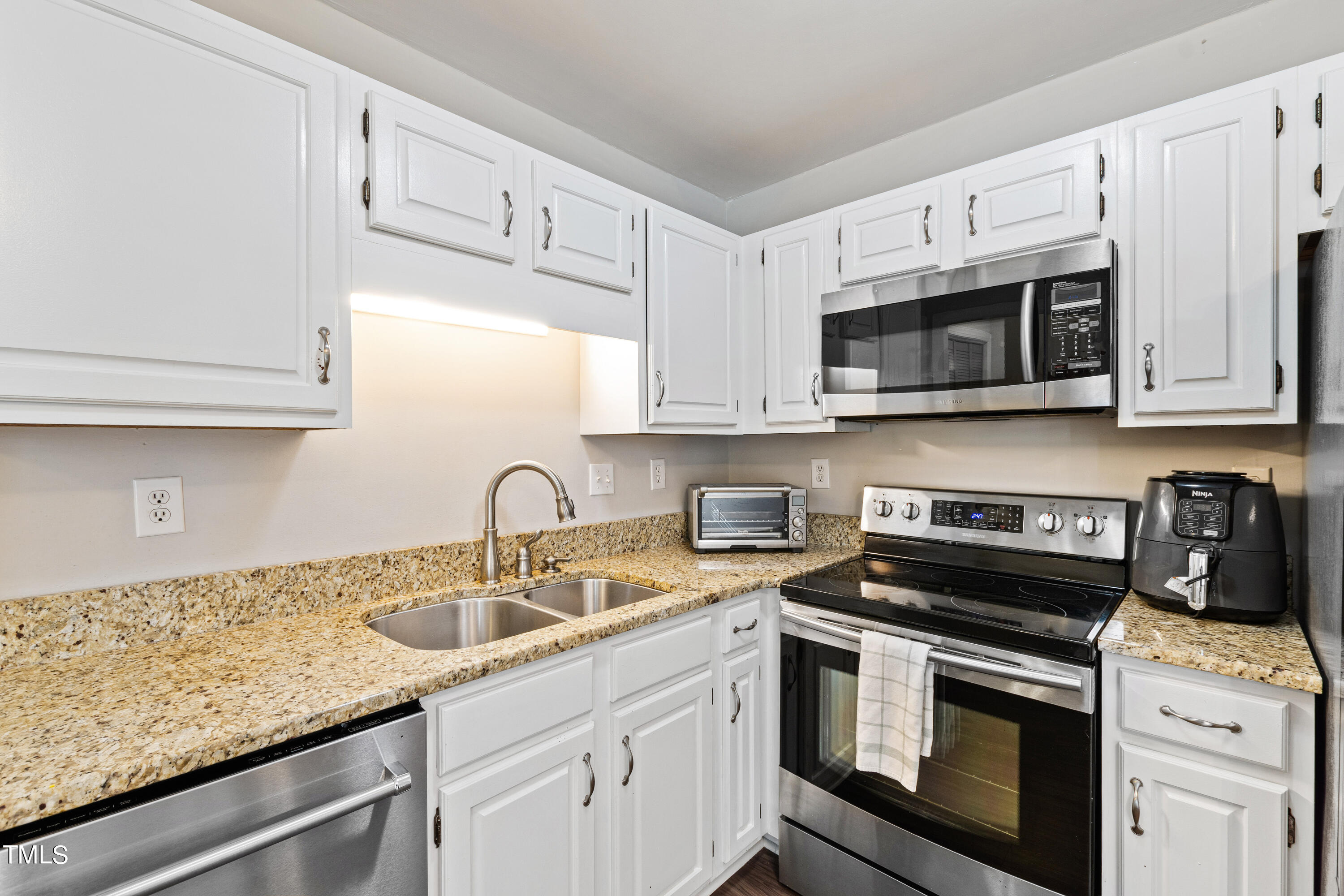 5408 Fairmead Circle Raleigh, NC 27613 - Photo 16 of 43 kitchen 4