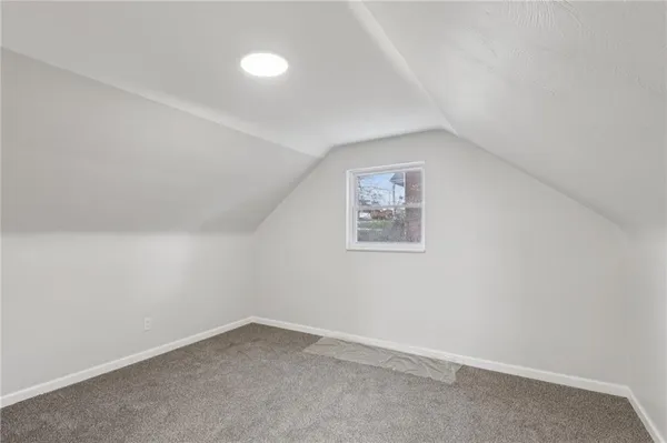 an empty room with a empty space