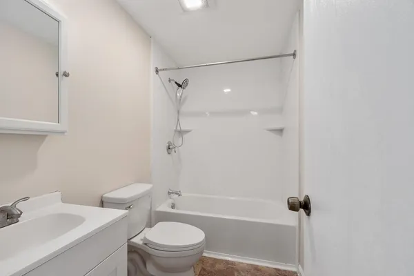 $2,850 | 9 Kennedy Drive, Unit 9, North Chelmsford, MA 01863