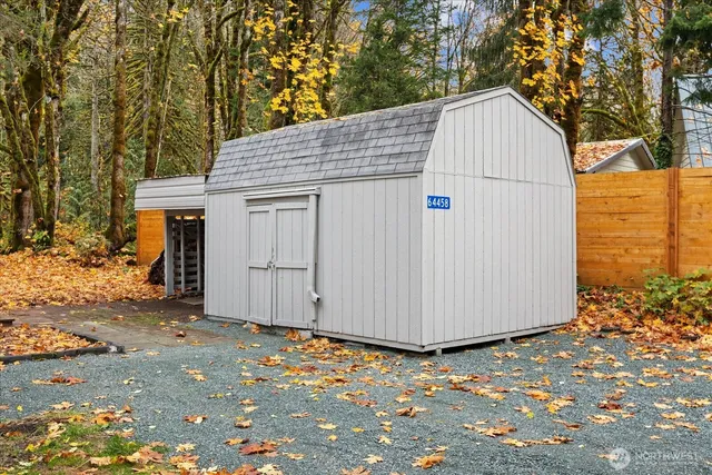a house view with a outdoor space