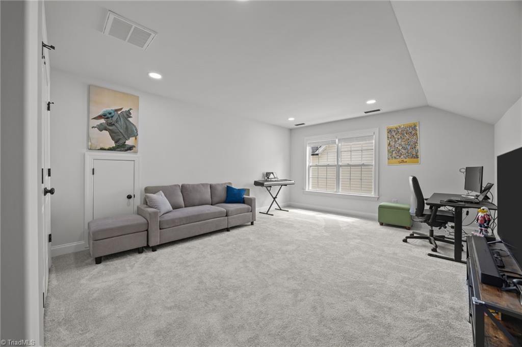 5305 Ridgefall Road Greensboro, NC 27410 - Photo 26 of 36