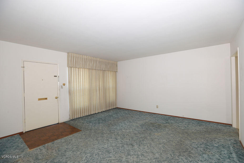 5011 Refsing Place Oxnard, CA 93033 - Photo 2 of 18 062A0810-Edit