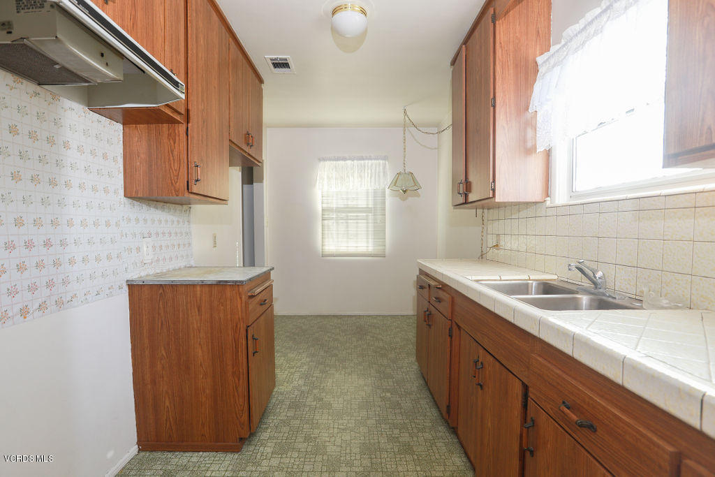 5011 Refsing Place Oxnard, CA 93033 - Photo 11 of 18 062A0873