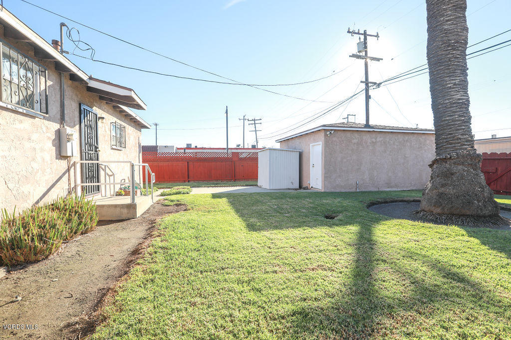 5011 Refsing Place Oxnard, CA 93033 - Photo 15 of 18 062A0932