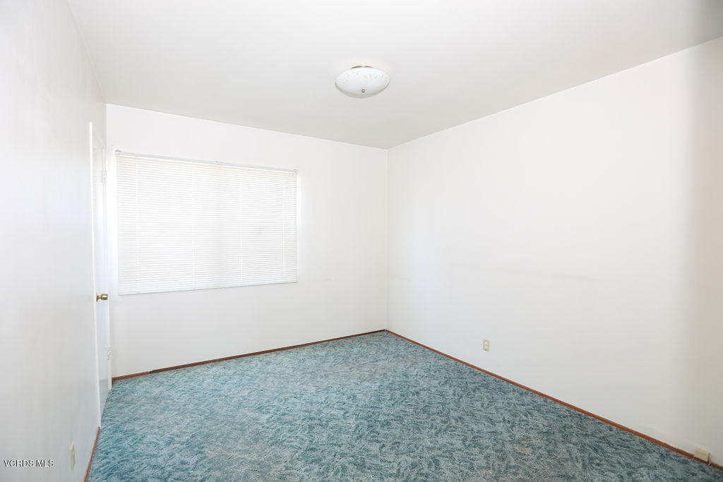 5011 Refsing Place Oxnard, CA 93033 - Photo 3 of 18 062A0816